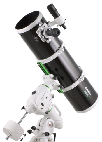 Tlescope Newton 200mm Sky-Watcher sur monture EQ6-R