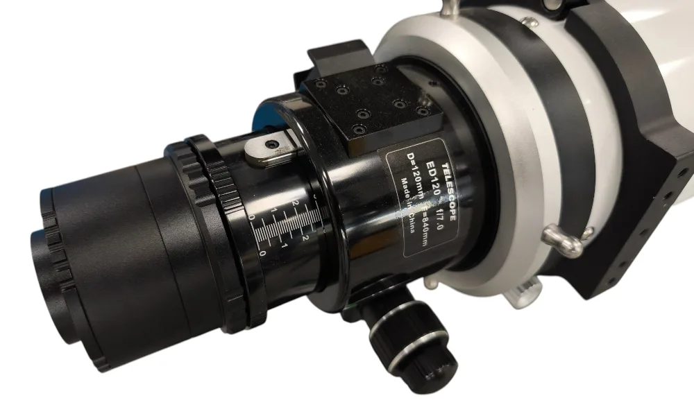 Réducteur/aplanisseur 0.77x Sky-Watcher pour Esprit 150ED reducteur_077x_skywatcher_04.jpg